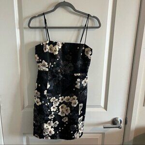 URBAN Outfitters mini dress floral chic trendy small